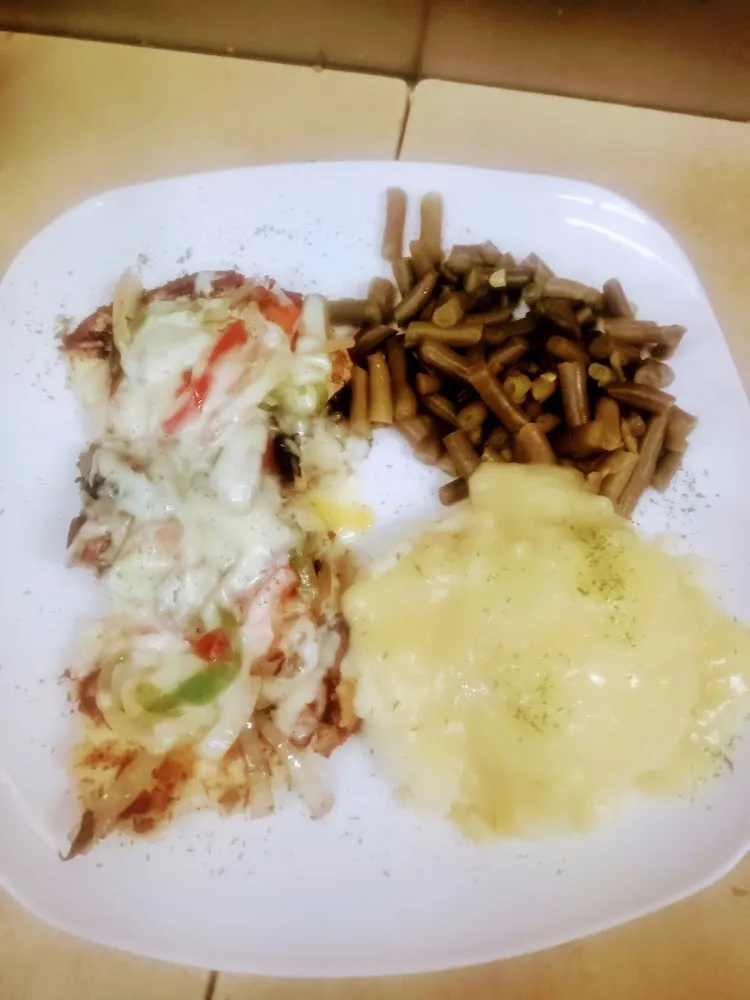 Chicken Monterey with Mashed Potato Chicken Gravy